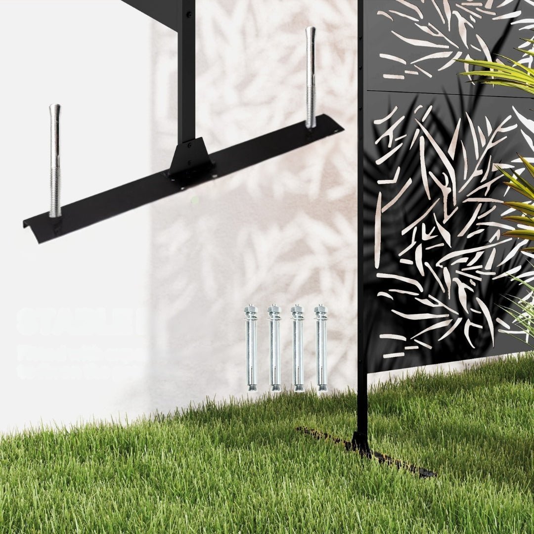 Outsunny Decorative Black Metal Garden Privacy Screen, Bamboo Style - Clara Shade Sails - Outsunny - 