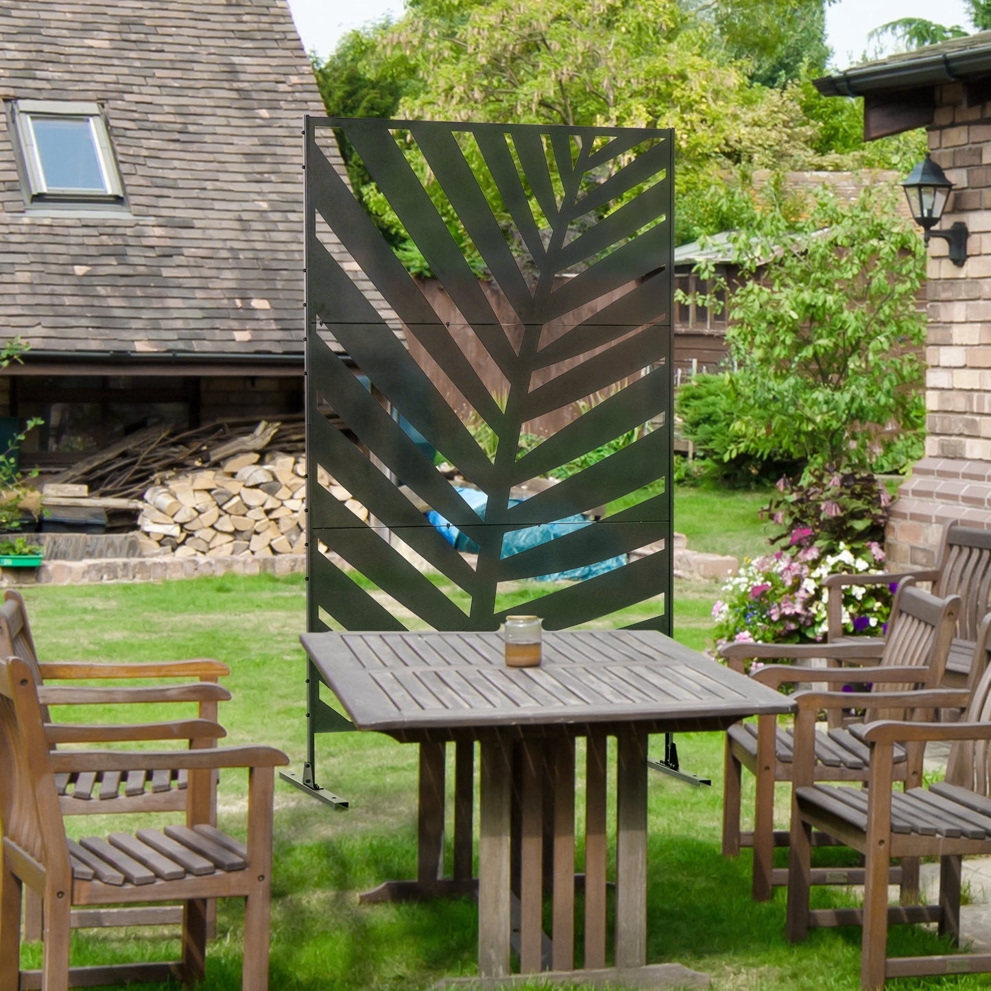 Outsunny Decorative Black Metal Garden Privacy Screen, Banana Leaf - Clara Shade Sails - Outsunny - 