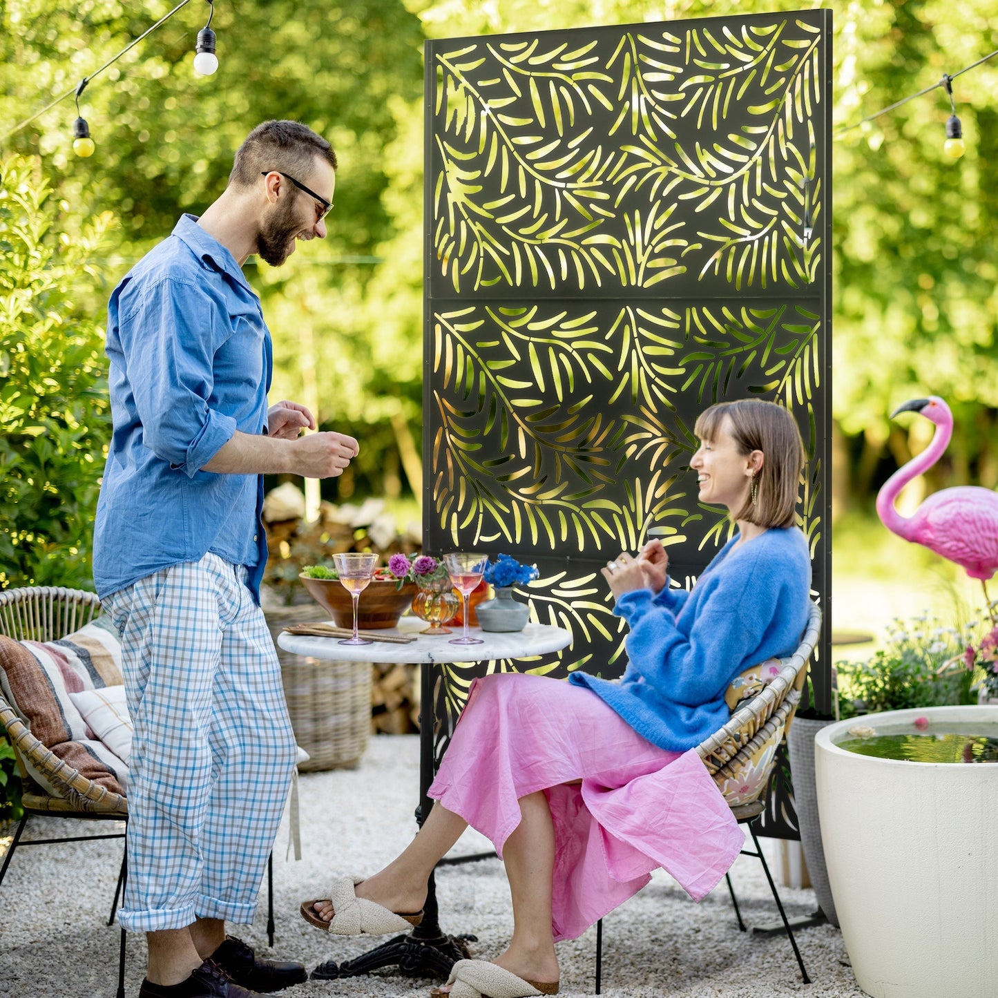 Outsunny Decorative Black Metal Garden Privacy Screen, Willow Branch - Clara Shade Sails - Outsunny - 