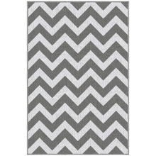 Outsunny Reversible Outdoor Garden Rug – Grey & White Zigzag (182cm x 121cm) Outsunny
